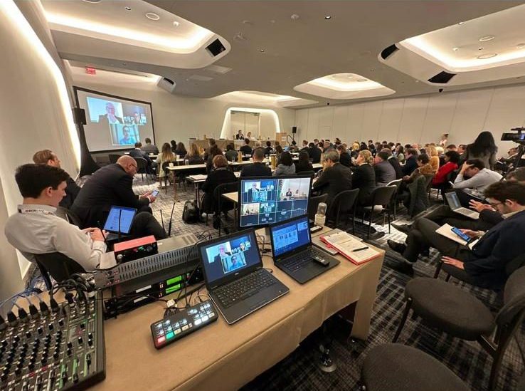 professional-conference-hall-event-setup